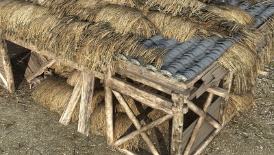 茅草房-牛棚-牲口圈养-茅厕-稻草草堆-古代草垛农村-瓦-破旧荒废垃圾